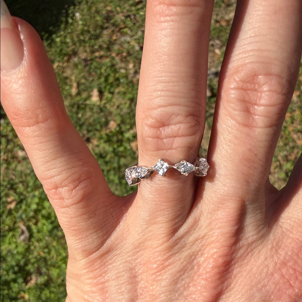 Elegant 925 Sterling Silver Diamond Ring - Picture 6 of 12